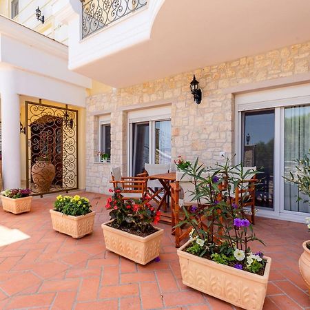Ferienwohnung Elvis Nest Nea Moudania Exterior foto