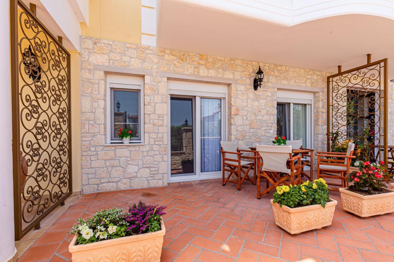 Ferienwohnung Elvis Nest Nea Moudania Exterior foto