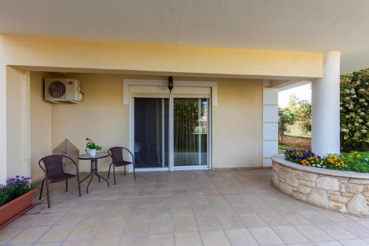 Ferienwohnung Elvis Nest Nea Moudania Exterior foto