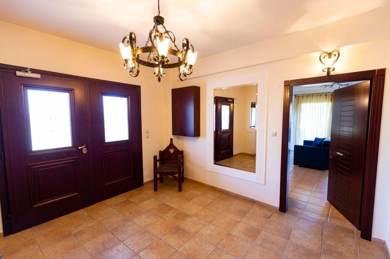 Ferienwohnung Elvis Nest Nea Moudania Exterior foto